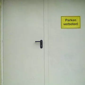 Graffitientfernung | Tür nachher